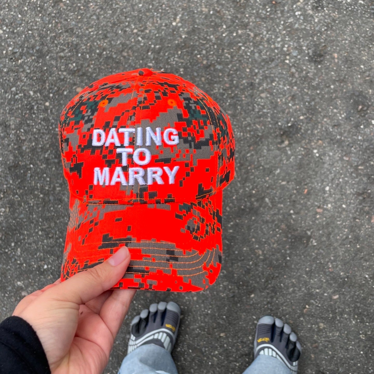 DATING TO MARRY HAT